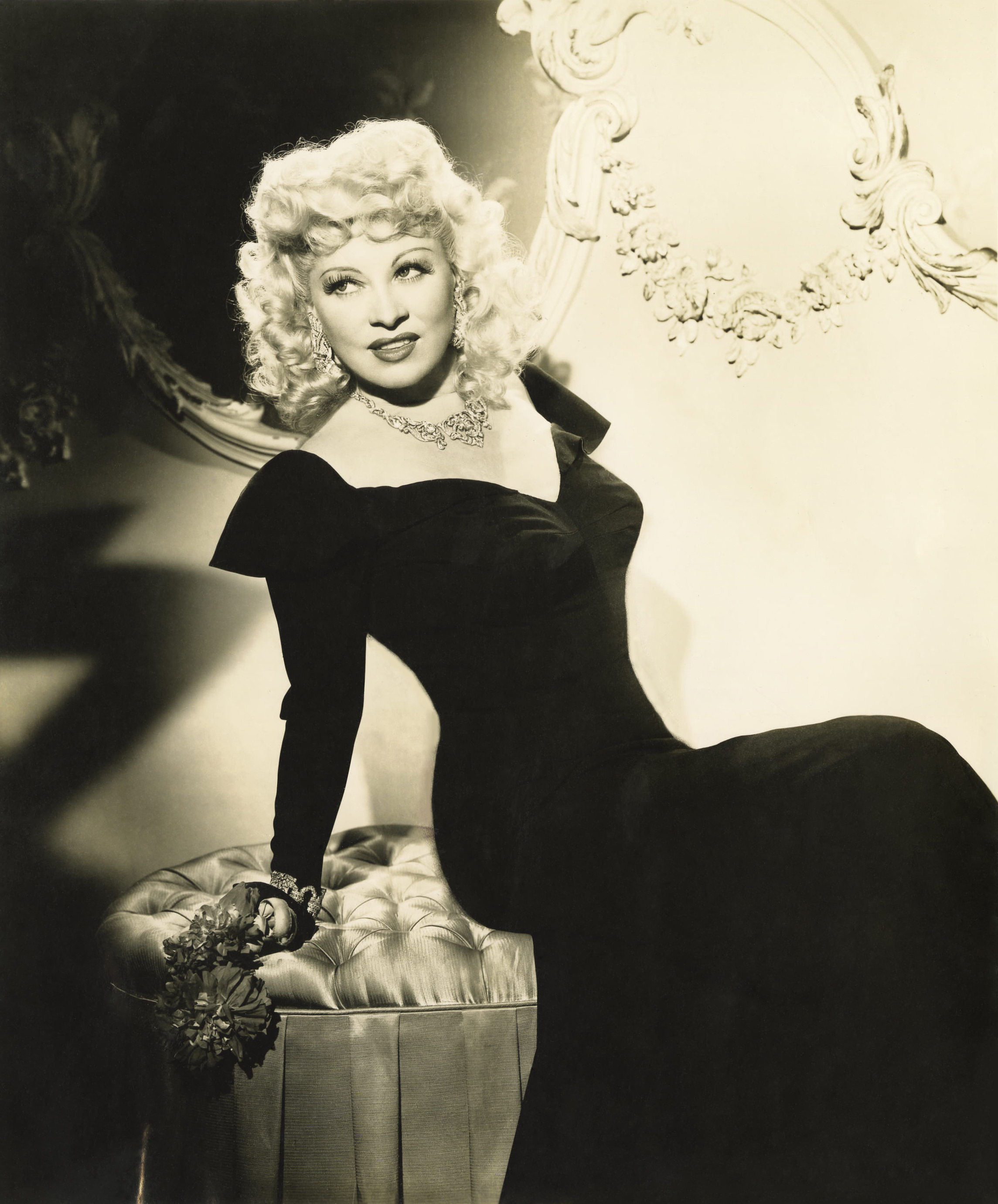 Mae West Black Dress Fur Coat Glamour Photo Hollywood Movie Star Photos 8x10